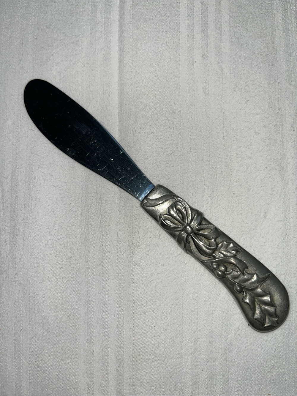 🇨🇦 Vintage 1992 Seagull Pewter Holly Berry Butter Knife